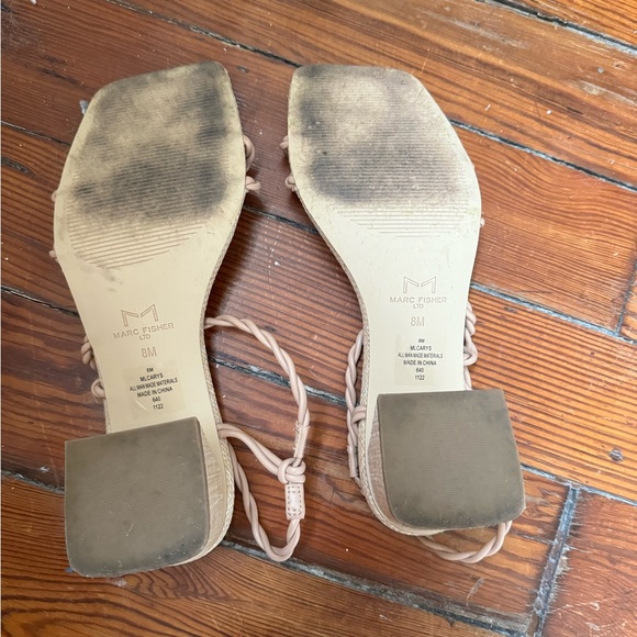WORN ONCE! Marc fisher Carys sandal size 8 with box - Picture 7 of 9